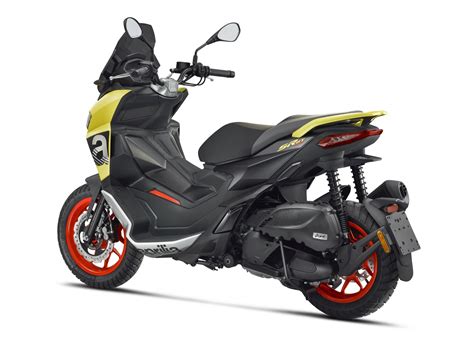 Aprilia Sr Gt Der Urban Adventure Roller Aus Italien