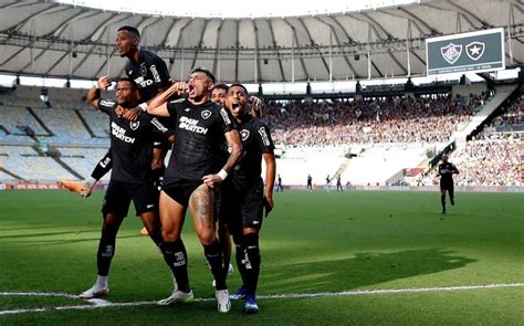 Botafogo repete feito histórico contra o Fluminense depois de 61 anos