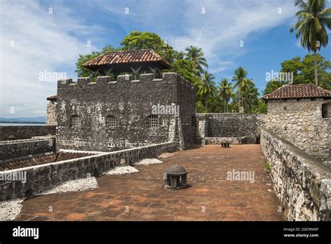 Spanish Colonial Fort At The Entrance To Lake Izabal Stock Photo Alamy