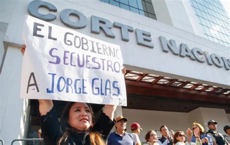 Tribunal de Ecuador declara ilegal la detención de Glas Voz en Red