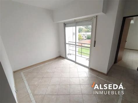 Departamento Venta 2 ambientes 23 años con balcón 33m2 Guemes Y