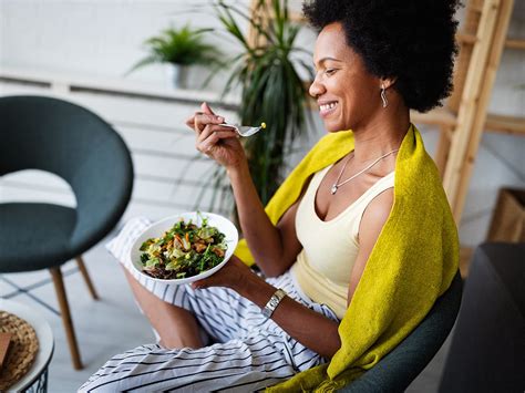 How To Eat Less But Still Feel Full Mindful Eating Tips Readers