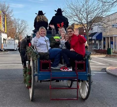 Downtown Warsaw Set The Scene For Dickens Of A Holiday Benton County