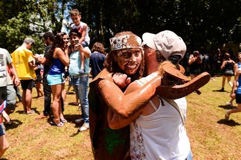 Fotos Aprovados No Vestibular 2015 Da UFPR Comemoram Tradicional