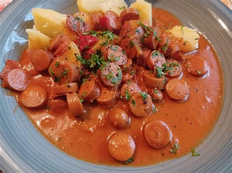 Würstchen Gulasch Rezept mit Bild kochbar de