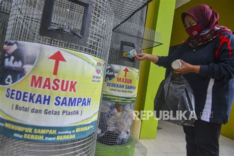 Gerakan Sedekah Sampah Pendekatan Baru Pengelolaan Sampah Republika