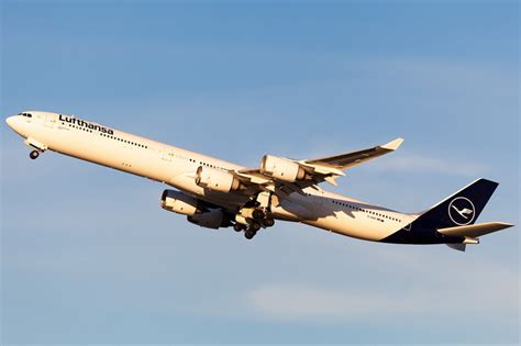 Lufthansa Airbus A340-600 D-AIHF PH04484 1:400