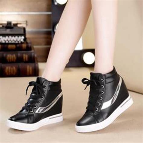 Gambar Sepatu Sneakers Wanita Terbaru - Juwitala