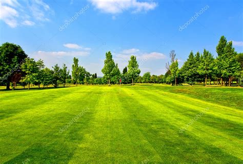 Golf Course And Blue Sky — Stock Photo © Wdgphoto 7950878