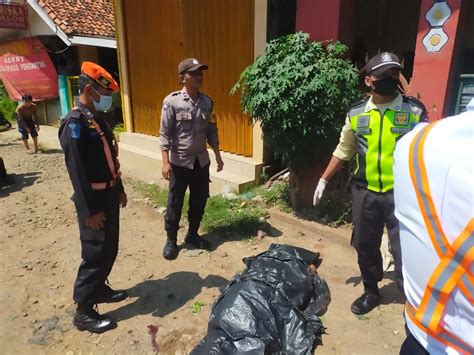 Diduga Terobos Palang Pintu Perlintasan Stasiun Haurgeulis Seorang