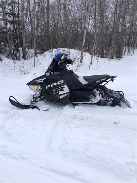 Polaris 600 Rush Pro R Snowgoer