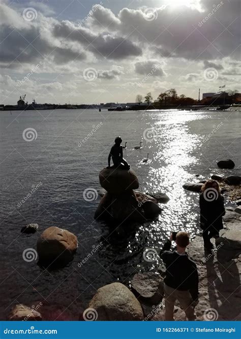 Little Mermaid Statue in Copenhagen Editorial Photo - Image of mermaid ...