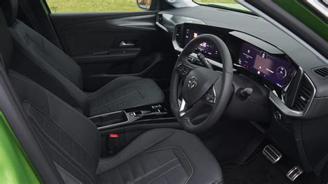 Vauxhall Mokka-e Interior & Infotainment | carwow