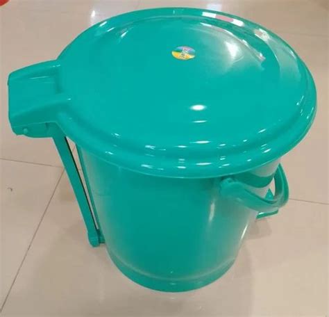 Polished Sea Blue Plastic Pedal Dustbin Capacity 10 Litre Size 2 5