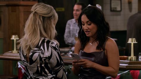 Apple Iphone Smartphone Used By Francia Raisa As Valentina In How I Met Your Father S02e14