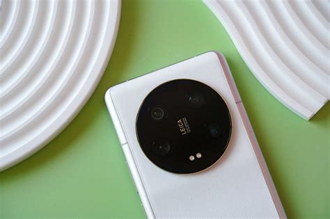 Xiaomi 13 Ultra наконец показали вживую со всех сторон