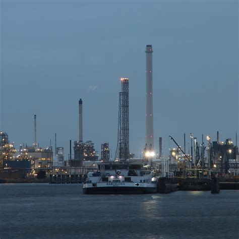 Shell set for major work at Europe's biggest oil refinery (NYSE:RDS.A ...