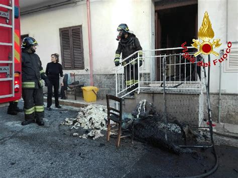 San Calogero Enne Si Ustiona Nell Incendio Scoppiato In Un