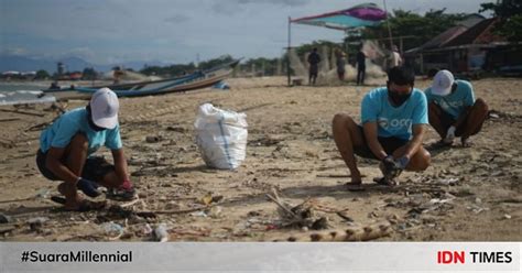 Tahun Baru Pantai Parangtritis Panen Belasan Ton Sampah