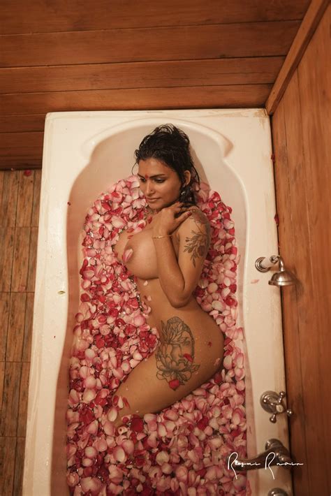 Desi Milf Reshmi Nair Completely Nude And Showing Her Big Boobs In A