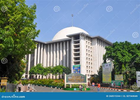 Jakarta Istiqlal Mosque From Front View Skyscrapper Building Editorial