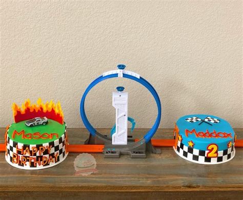 How Fun Is This Cake Hot Wheels Cakes With A Loop Track Going