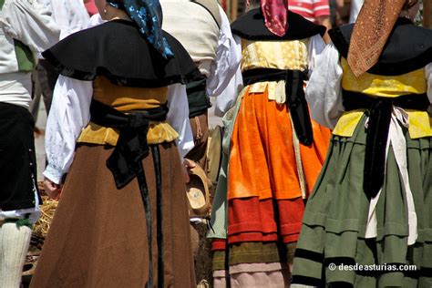 Trajes Tradicionales De Asturias El Merc U Astur De Nava Flickr