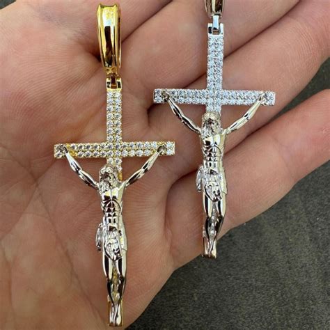 Iced Jesus On Cross Pendant Helloice