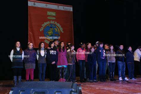 Lamezia Tanti Doni Per I Bambini Con La Befana Del Poliziotto Il