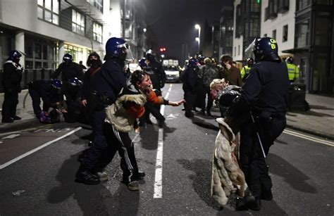 New Kill The Bill Clashes In Bristol As Riot Police Arrest 14 People Metro News