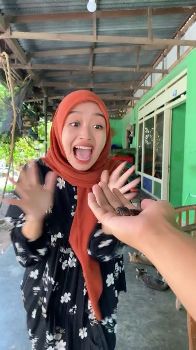 Prank Permen Jadi Kecoa Shorts Youtube