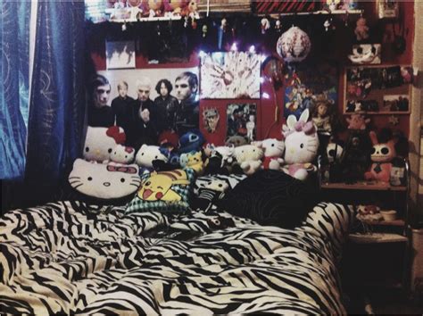 Chambre Inspo Soft Grunge Outfits Cute Room Ideas Grunge Alt Room Ideas Room Ideas Emo Y2k