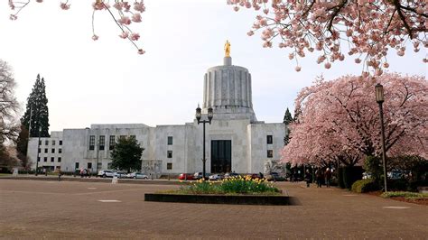 Gop Lawmakers Barred From Re Election In Oregon After 6 Week Walkout