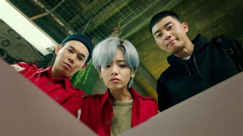 New Tvn K Drama S Second Male Lead Is Gay But It S Not A Bl Koreaboo