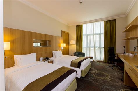 Holiday Inn Abu Dhabi Booking | Agoda.com Best Price Guarantee