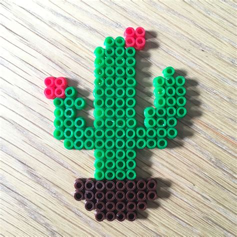 Cactus En Perles Hama Perles à Repasser Les Ateliers Diy Du Panda Rose Motifs Perles Hama