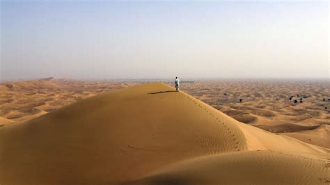 Hey Gang, Let’s Go Sand Surfing in Dubai! | The Cruisington Times