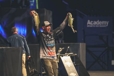 Gussy Becomes First Canadian To Win Bassmaster Classic 89 5 The Lake