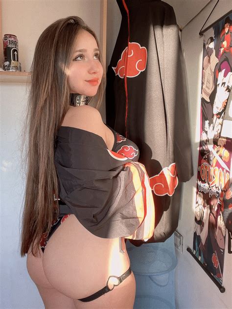 Valeriaa Belen FFuKYM WQAEczVm Large Porn Pic