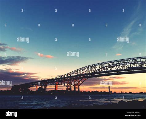 St clair river bridge hi-res stock photography and images - Alamy