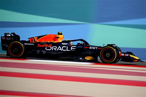 Sergio Pérez lidera primeiro treino livre da F1 no Bahrein