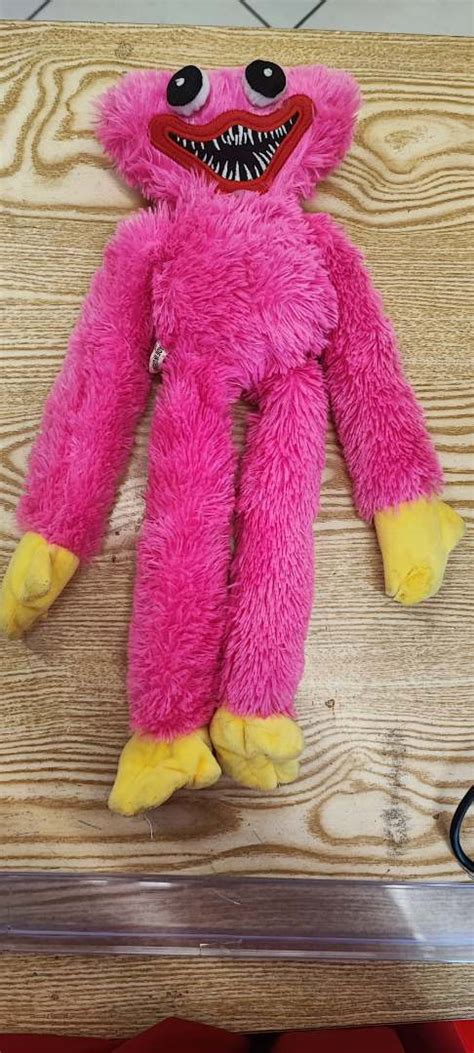 Rappel Consommateur Détail Peluche HUGGY WUGGY Sans marque