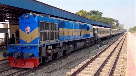 Drutojan Express Banglabandha Express Leaves From Birampur Station For