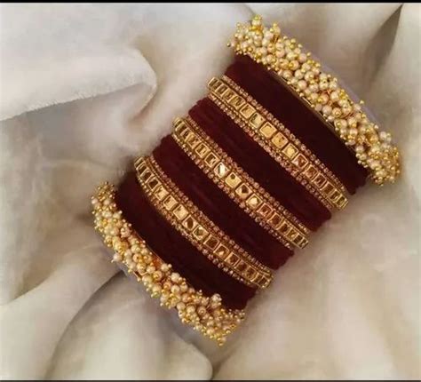 Round Party Lehriyaa Moti Glass Kundan Velvet Bangles Set At Rs Set