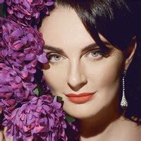 Елена Ваенга – слушать онлайн песни и альбомы исполнителя бесплатно на ...