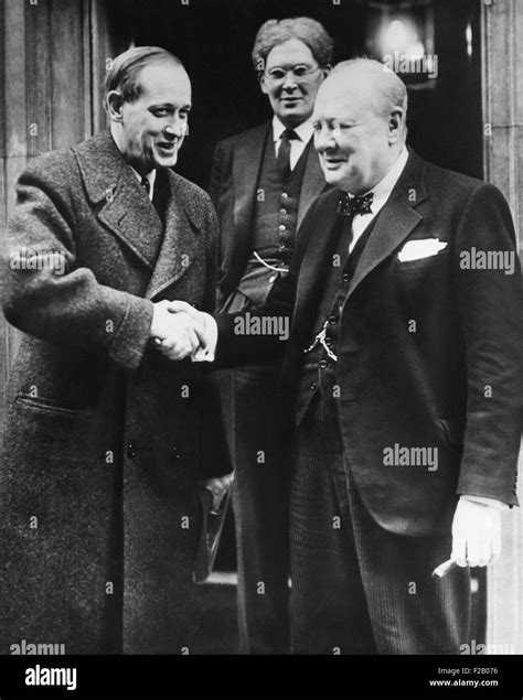 Winston Churchill Portrait Ww2 World War 2 Fotos Und Bildmaterial In