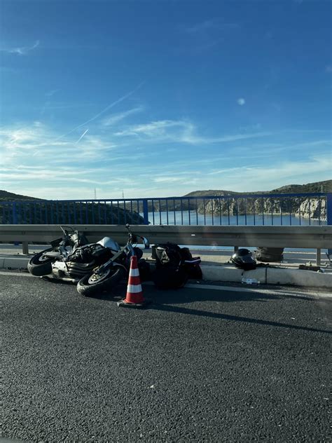 Šibenski Prometna nesreća na Šibenskom mostu sudarili se motor i