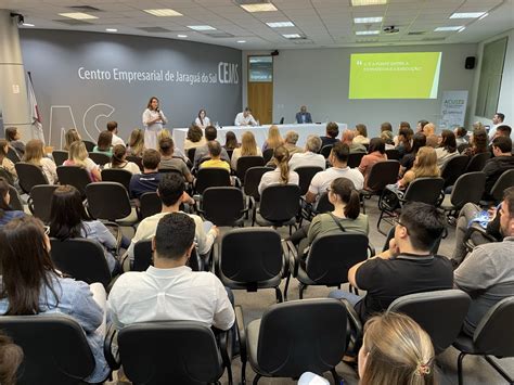 Encontro Empresarial painel mostra o novo perfil para lideranças nas