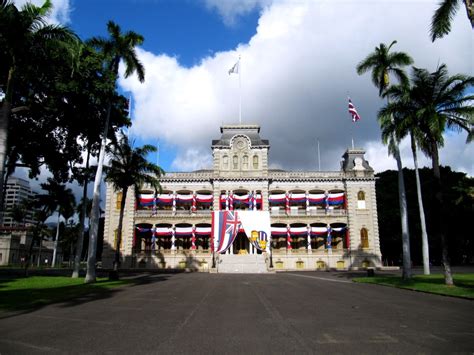 Iolani Palace - Hawaii Travel Guide