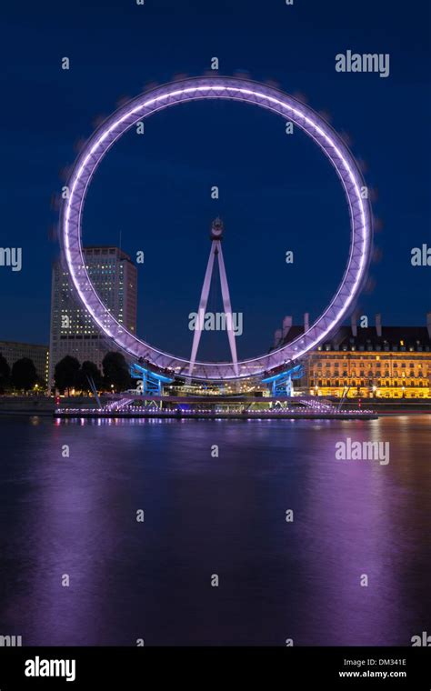 Night view of the london eye, London, England Stock Photo - Alamy